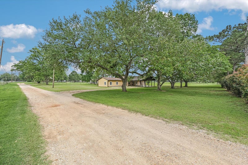 835 Jones ST, Smithville, TX 78957