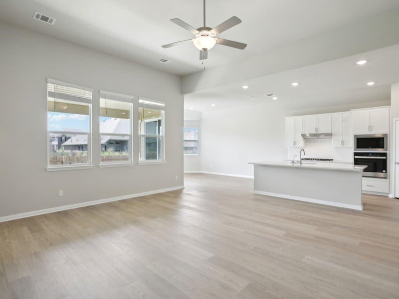 180 Coopers Hawk CRST, Cedar Creek, TX 78612