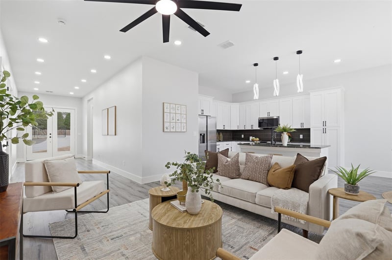 113 Los Robles RD, Elgin, TX 78621
