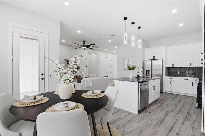 113 Los Robles RD, Elgin, TX 78621