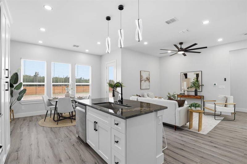 113 Los Robles RD, Elgin, TX 78621