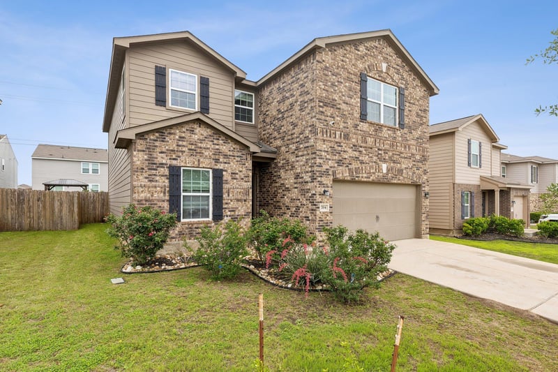 704 Cleary LN, Jarrell, TX 76537