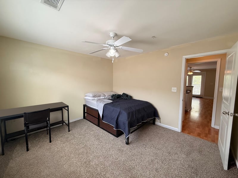 1725 Harvey Mitchell PKWY #1430, College Station, TX 77840