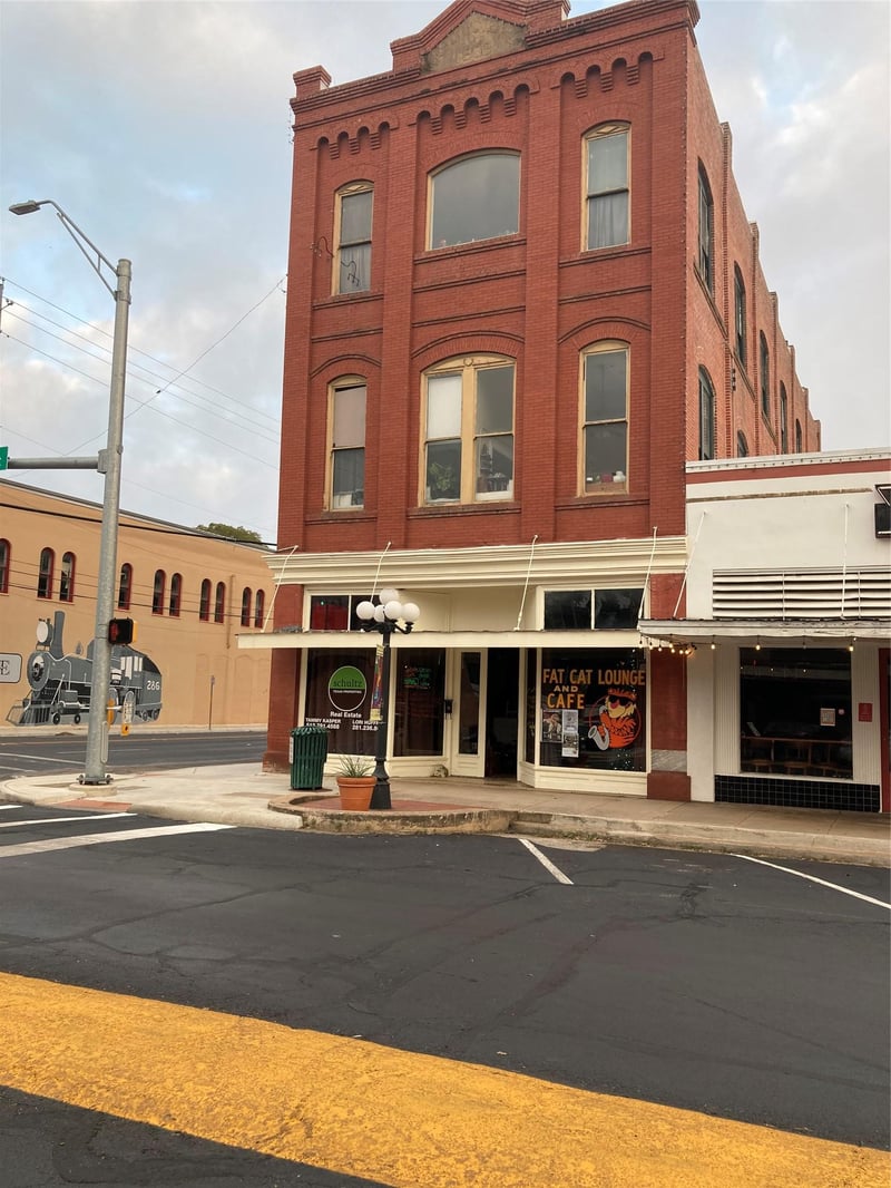 301 Main ST, Smithville, TX 78957