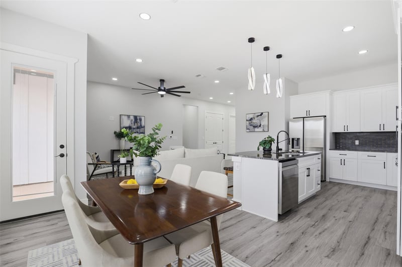 123 Los Robles RD, Elgin, TX 78621