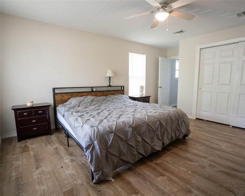 404 Rivers ST, Smithville, TX 78957