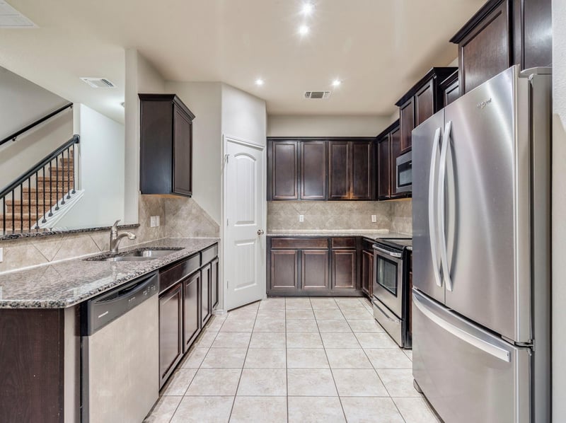 213 Ammonite LN, Jarrell, TX 76537