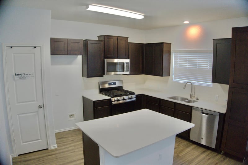 120 High Plains Ps, Liberty Hill, TX 78642