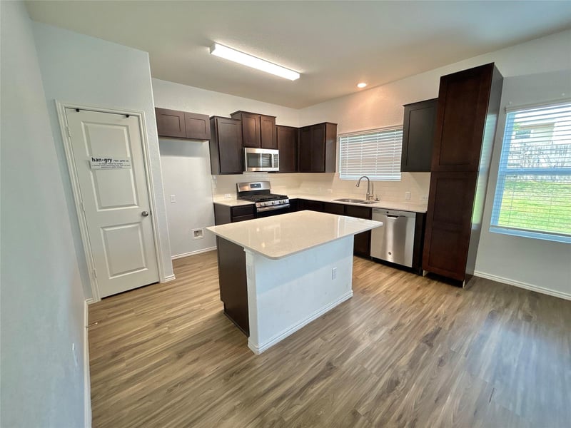 120 High Plains Ps, Liberty Hill, TX 78642