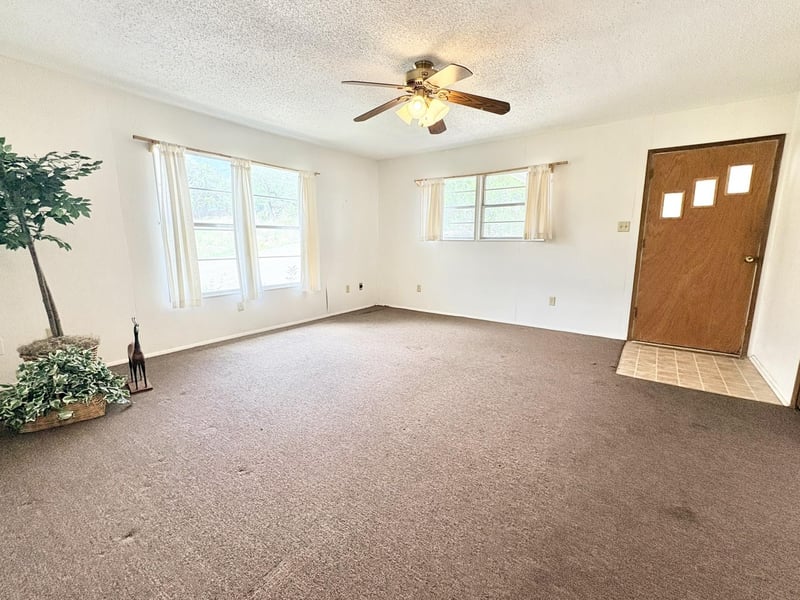 1115 Edgewater DR, Spicewood, TX 78669