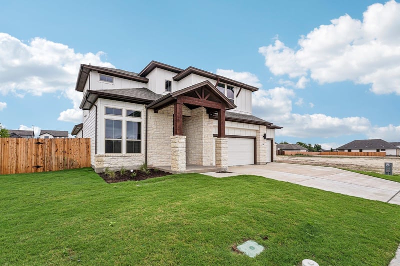 509 Treadwell LN, Kyle, TX 78640