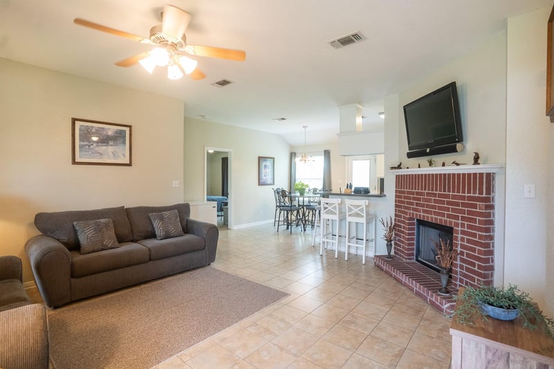 3209 Crystal CIR, Taylor, TX 76574