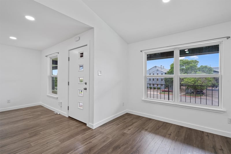 6409 Burns ST #304, Austin, TX 78752
