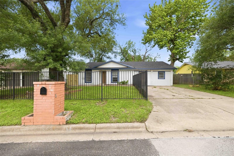 4502 Turnstone DR, Austin, TX 78744