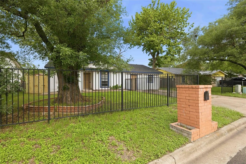 4502 Turnstone DR, Austin, TX 78744