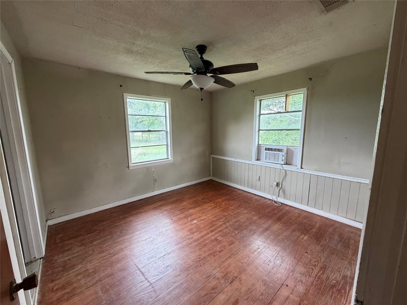 2009 Fm 1704 RD, Elgin, TX 78621