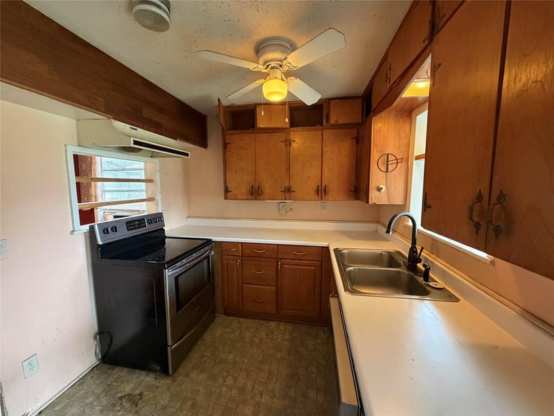 2009 Fm 1704 RD, Elgin, TX 78621