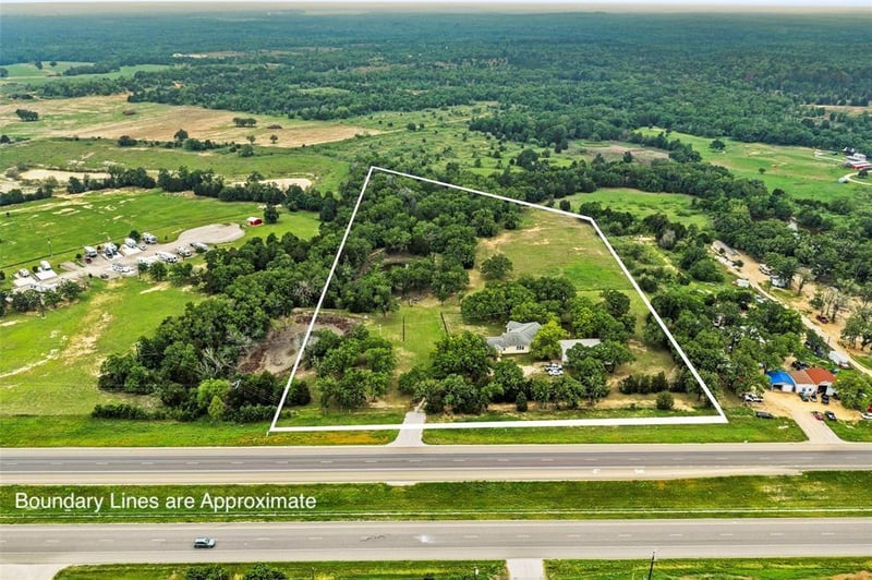 1389 Highway 290 , Elgin, TX 78621