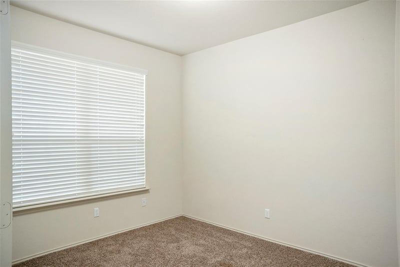 212 Foster LN, Jarrell, TX 76537