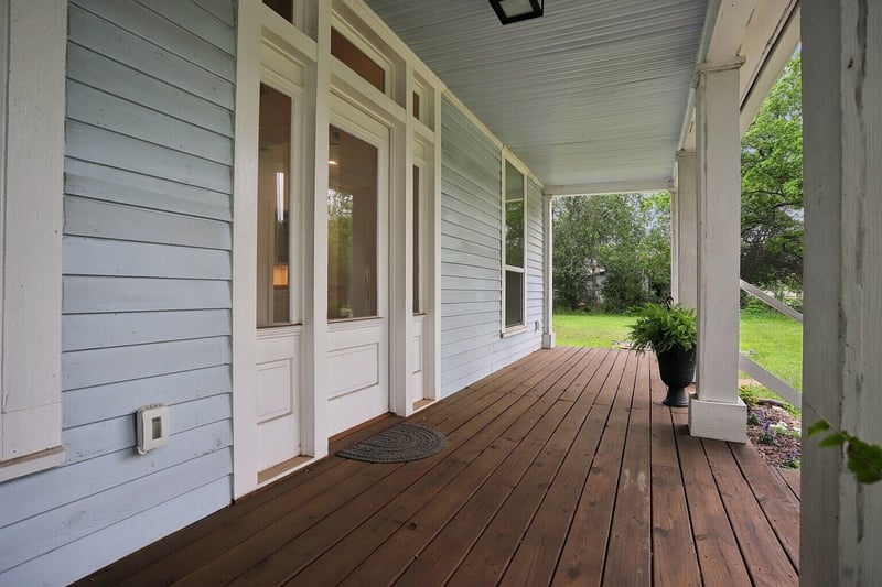 306 Rivers ST, Smithville, TX 78957
