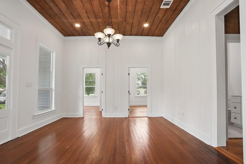 306 Rivers ST, Smithville, TX 78957