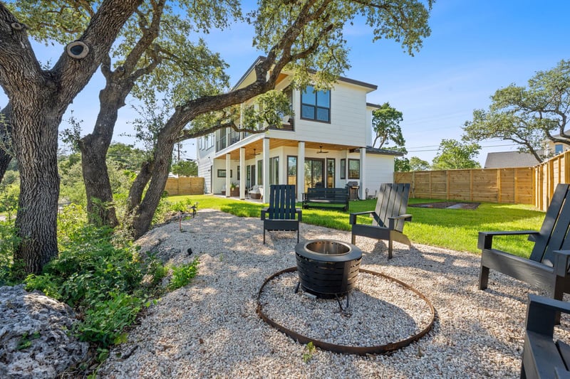8503 Grandview DR, Jonestown, TX 78645