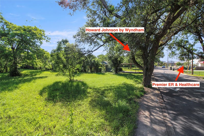 633 Uhland RD, San Marcos, TX 78666