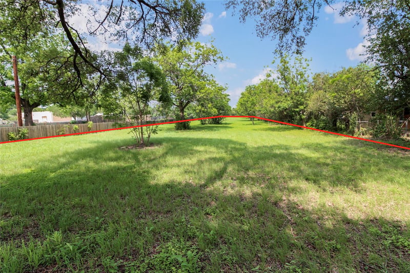 633 Uhland RD, San Marcos, TX 78666