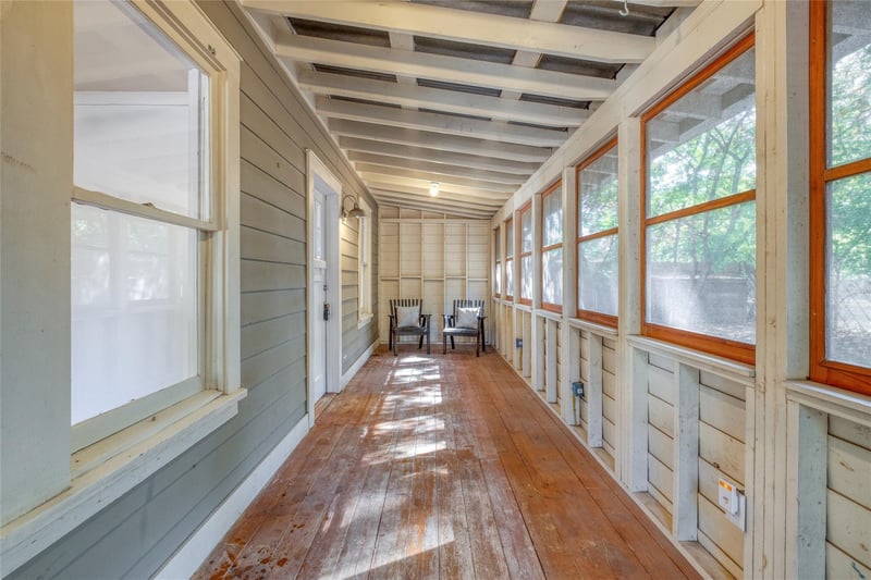712 Nowotny LN, Austin, TX 78702