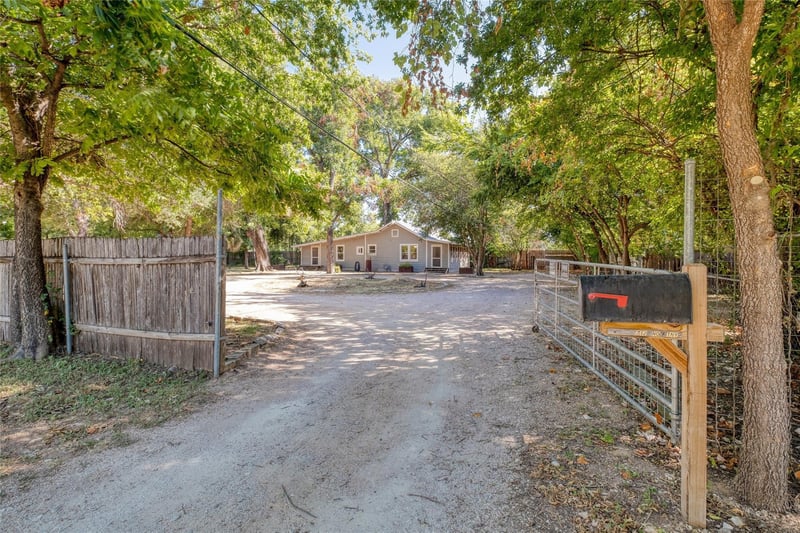 712 Nowotny LN, Austin, TX 78702