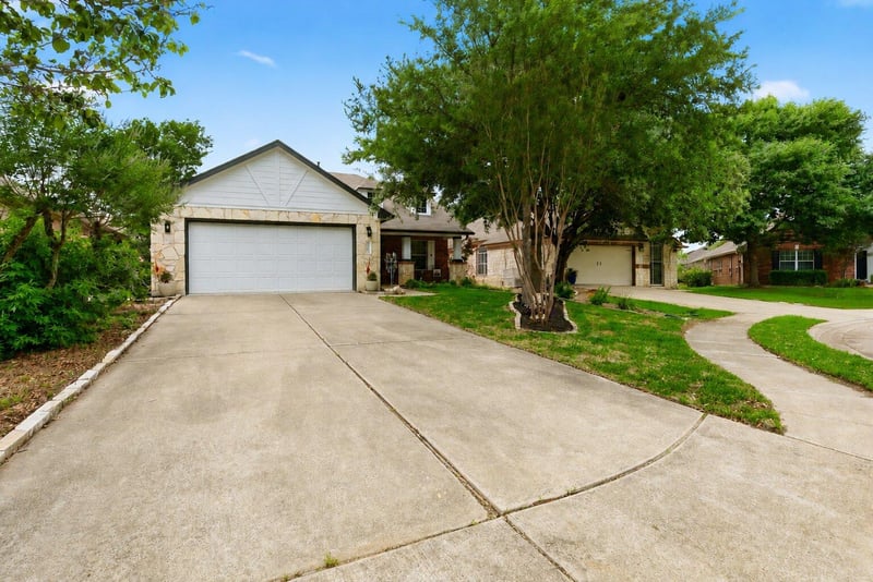 180 Mystic Shadow LN, Buda, TX 78610