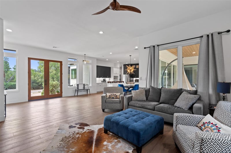 418 Venture BLVD, Point Venture, TX 78645