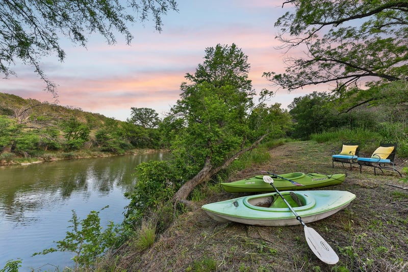 471 Turkey DR, Dripping Springs, TX 78620