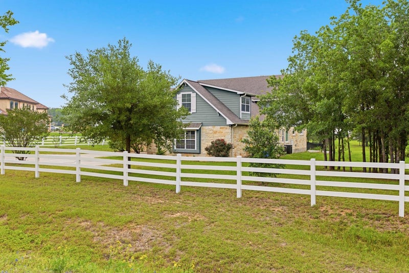 169 Old 71 , Cedar Creek, TX 78612