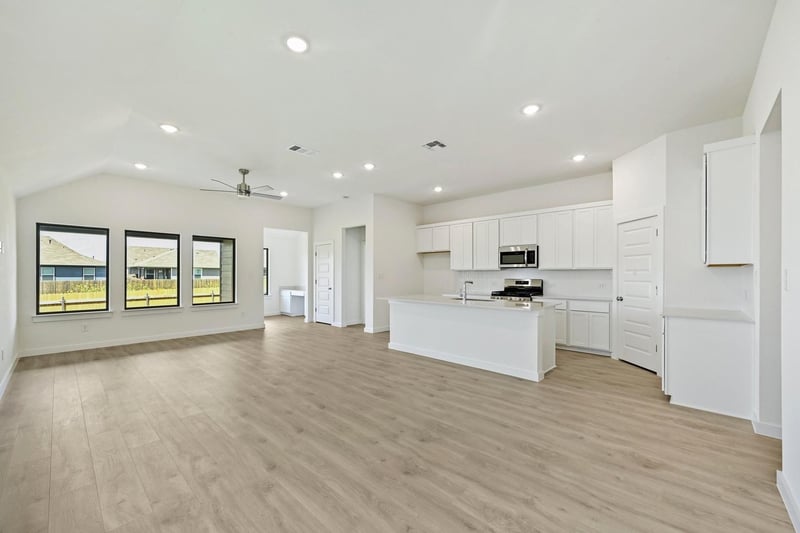 908 Universal DR, Hutto, TX 78634
