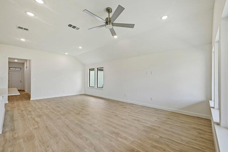 908 Universal DR, Hutto, TX 78634