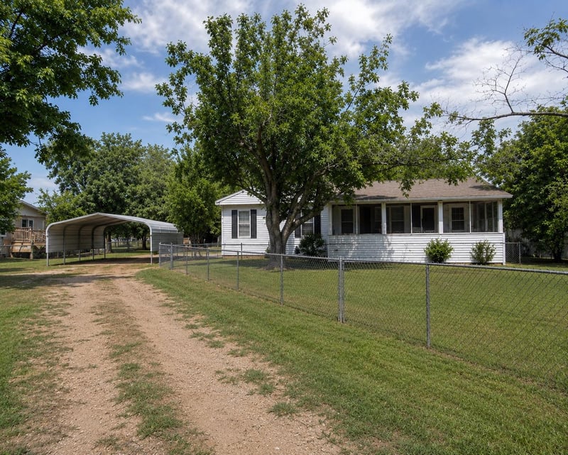 111 Pecan Orchard LN, Marble Falls, TX 78654