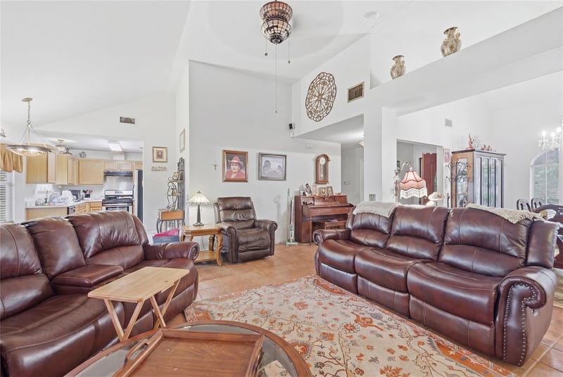 1427 Crete LN, Pflugerville, TX 78660