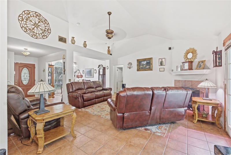 1427 Crete LN, Pflugerville, TX 78660