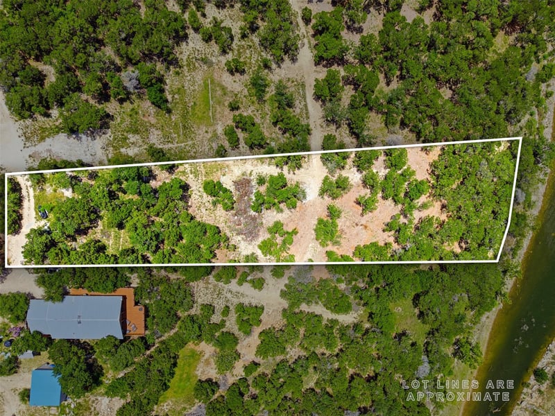 3500 Lohmans Ford RD #17, Lago Vista, TX 78645