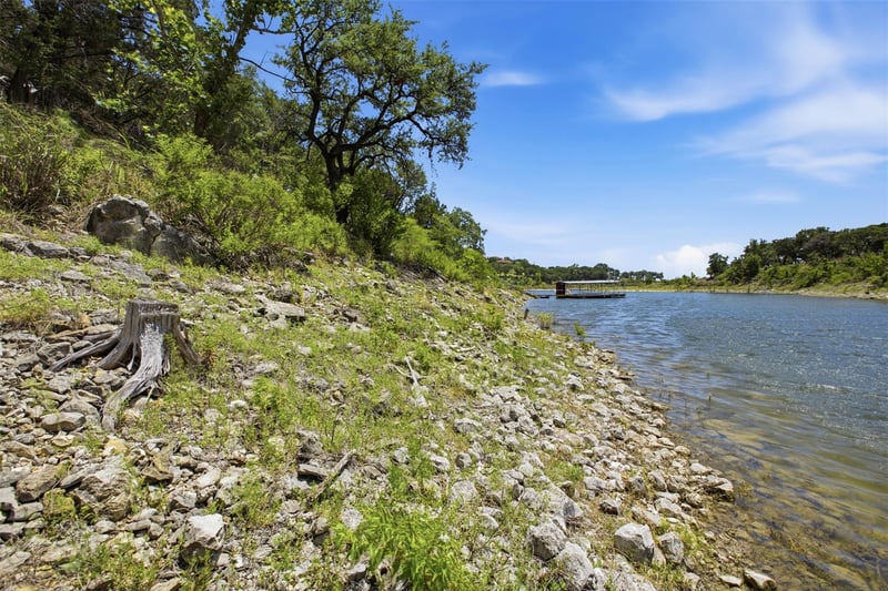 3500 Lohmans Ford RD #17, Lago Vista, TX 78645