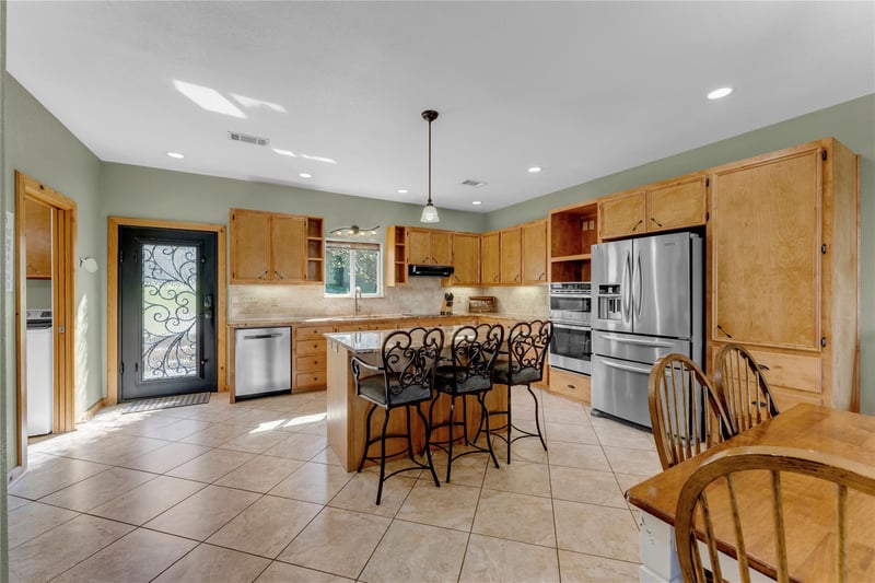 1108 S Lakeside DR, Burnet, TX 78611