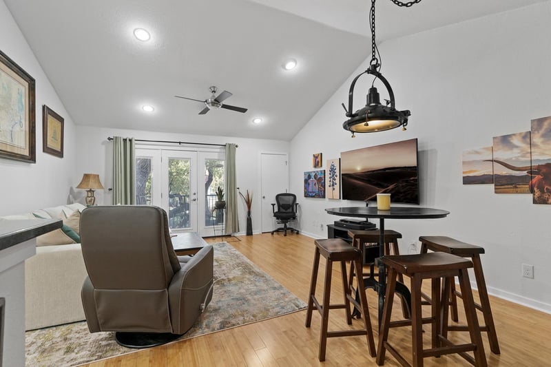 3601 Menchaca RD #215, Austin, TX 78704