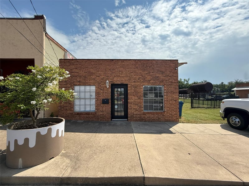 117 S Main ST, Elgin, TX 78621