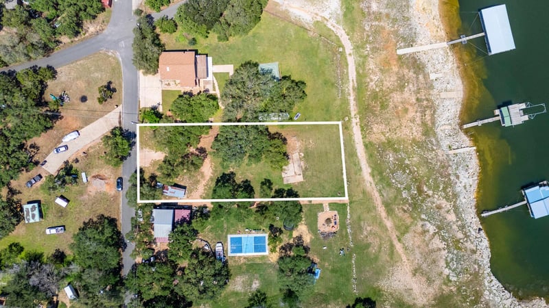 20808 Lakeshore DR, Spicewood, TX 78669