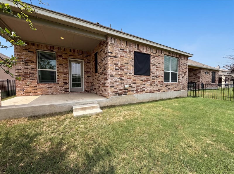 401 Fort William ST #33, Hutto, TX 78634