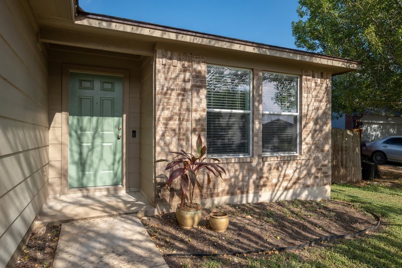 409 Ballentine CT, Hutto, TX 78634