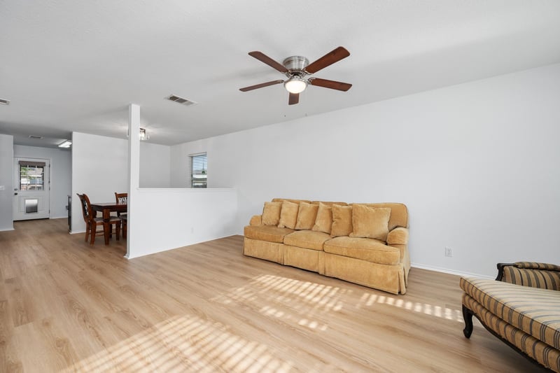 409 Ballentine CT, Hutto, TX 78634