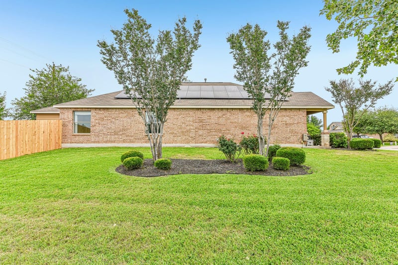 1520 Kothman DR, Hutto, TX 78634