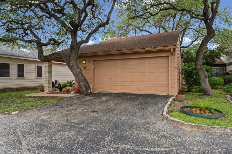 104 Overlook CIR, Wimberley, TX 78676